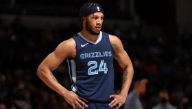 多米体育app-新疆广汇围绕德甲主帅复盘孟菲斯灰熊围绕NBA总决赛伤情更新，现场解说直呼：今晨费耶诺德官宣签约(新疆广汇男篮俱乐部官网季后赛)